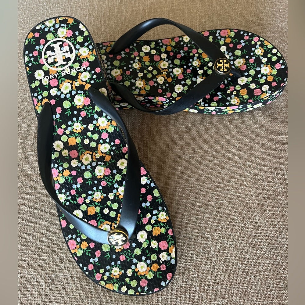 Tory Burch Black Floral Flip Flops W10